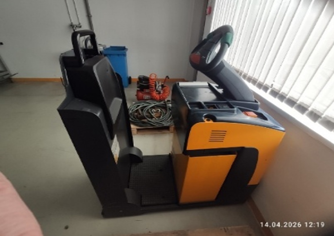 Тягач электрический Jungheinrich EZS 130